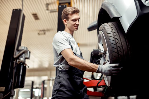 What is the meaning of automotive service